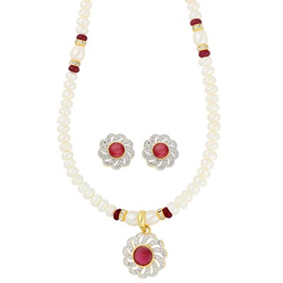 Flourish Pearl Necklace