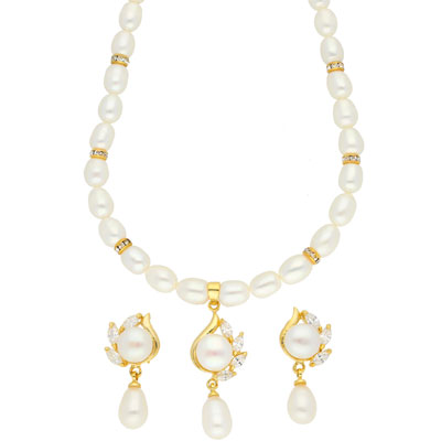 Altruism Pearl Necklace