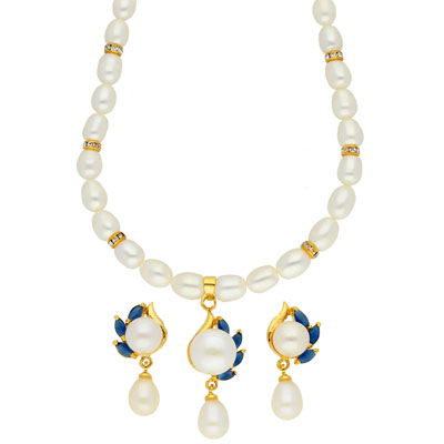 Affluent Pearl Necklace