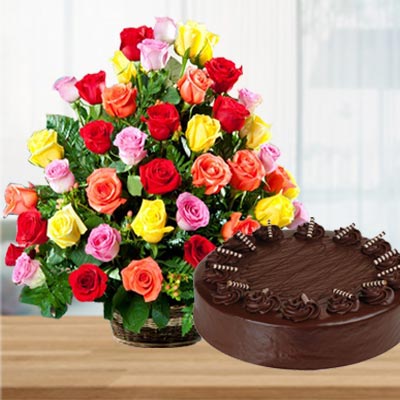 16 Red Roses Bouquet with 1kg Chocolate Heart Cake | Celebratebigday.com