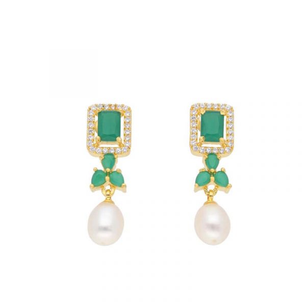 Jaanvi Pearl Earrings